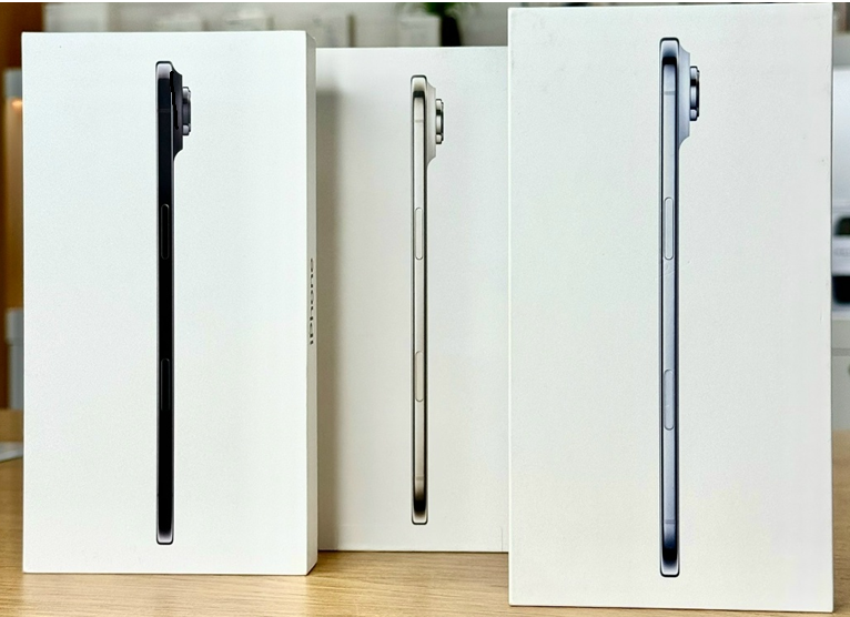 iPhone Air avec écran de 6,5 pouces et cadre en titane
