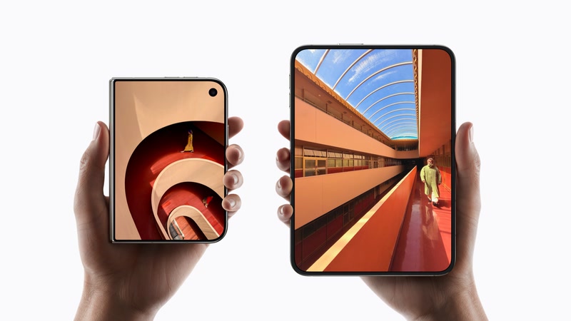 Les écrans extérieur et intérieur déplié de l’iPhone Duo